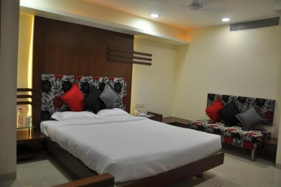 Fabhotel Amrit Residency 3*